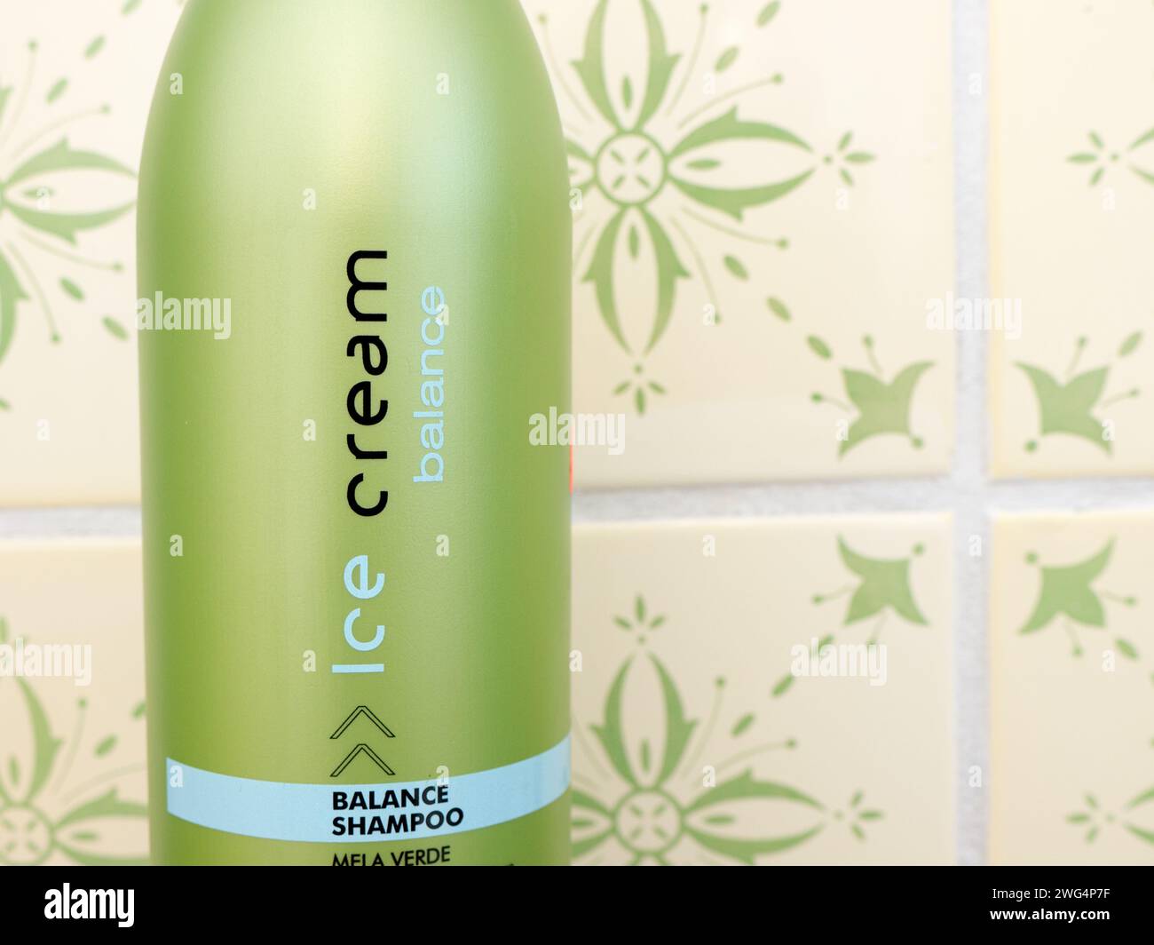 Balance ice cream hi-res stock photography and images - Alamy