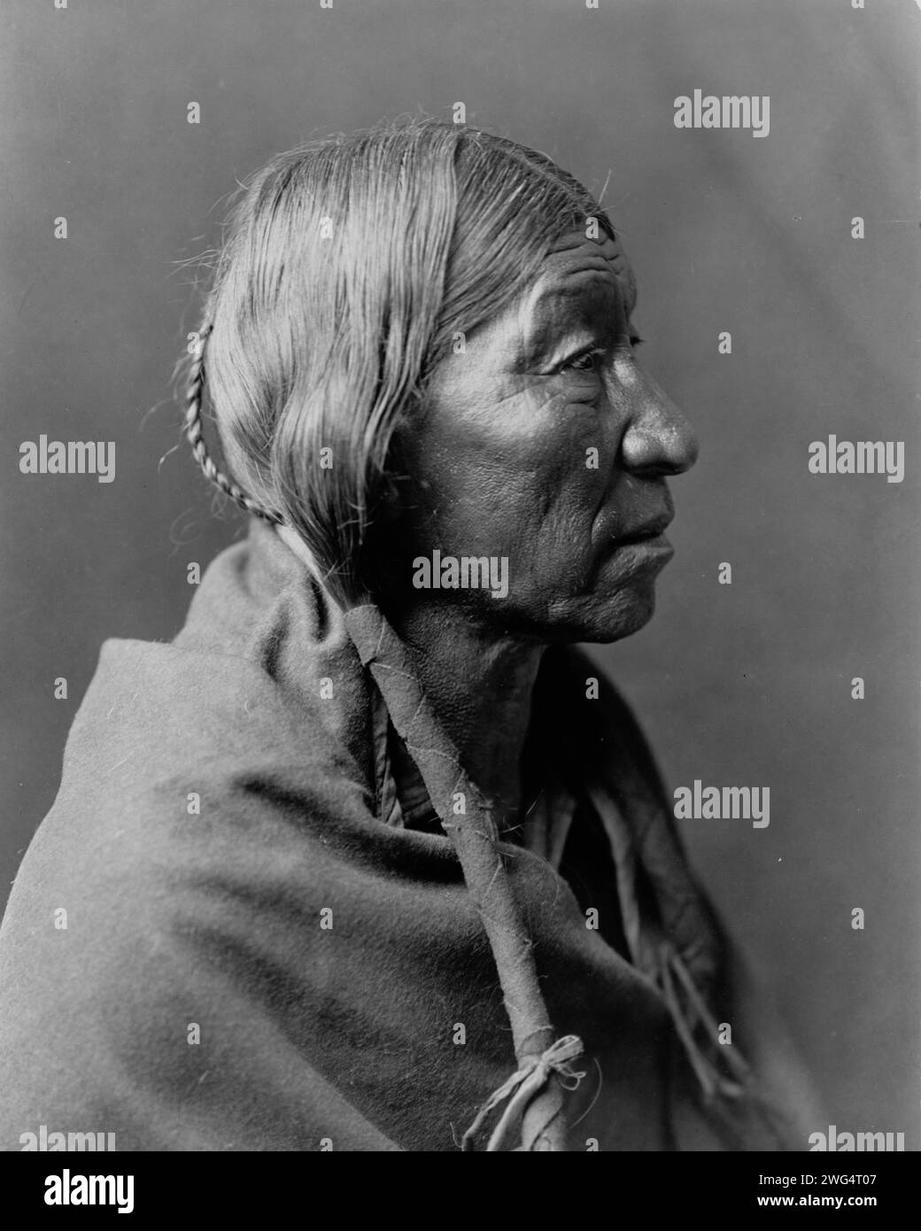 Cheyenne indian dress hi-res stock photography and images - Alamy