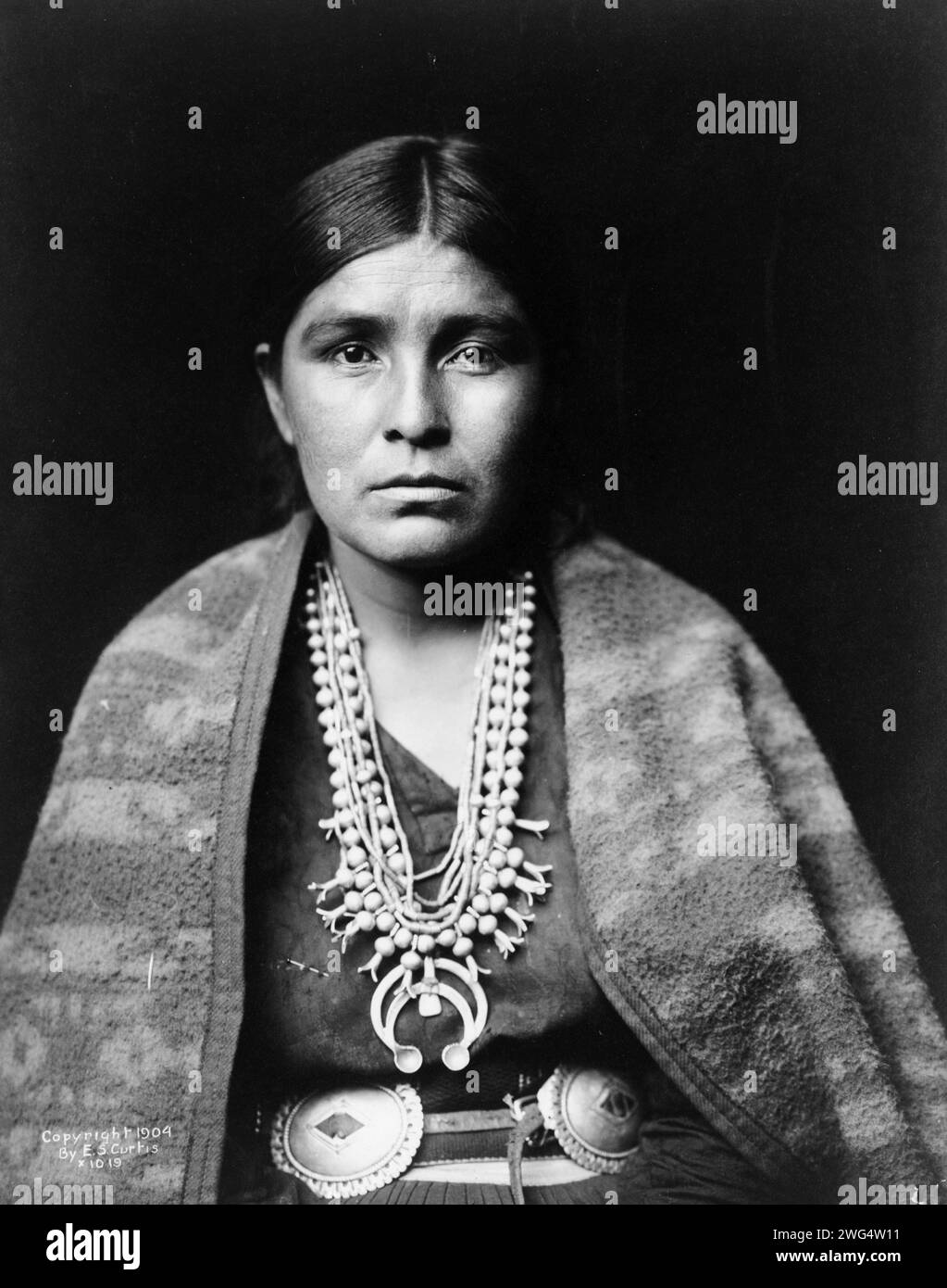 Head-and-shoulders portrait of Navajo woman, facing front, c1904 ...