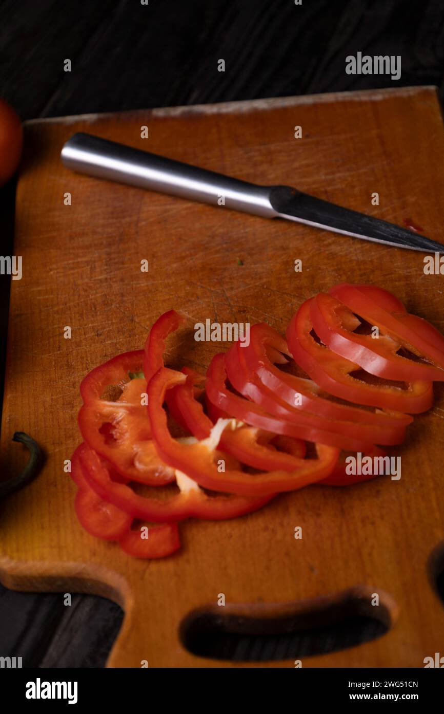Slicing sweet red bell pepper hi-res stock photography and images - Alamy