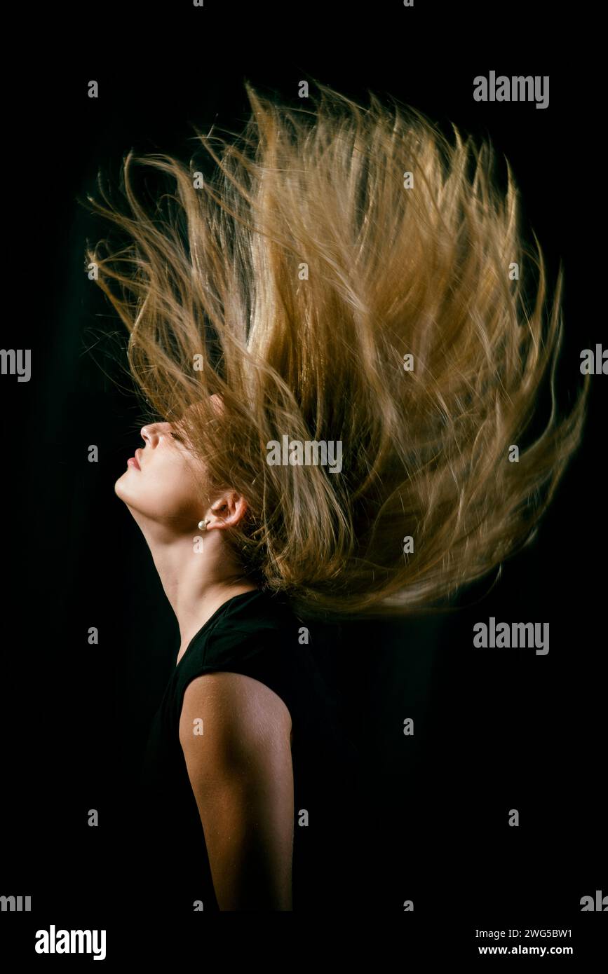 Beauty woman hair blonde 30s hi-res stock photography and images - Alamy