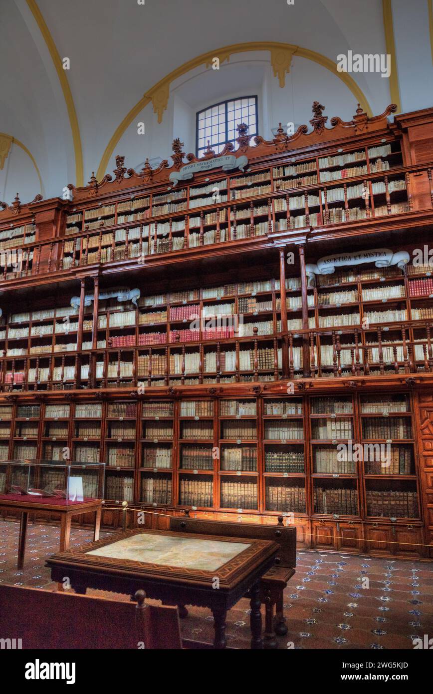 Palafoxiana Library, 1646, First Library of Latin America, UNESCO World Heritage Site, Historic Center, Puebla, Puebla State, Mexico Stock Photo