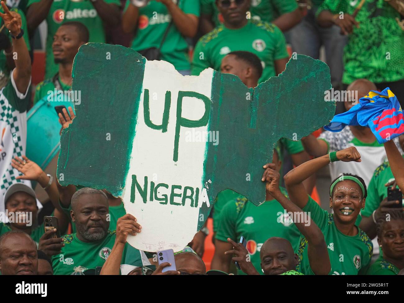 February 02 2024: Nigeria fans during a African Cup of Nations - Quarter Final game, Nigeria vs Angola, at Stade Felix Houphouet-Boigny, Abidjan, Ivory Coast. Kim Price/CSM (Credit Image: © Kim Price/Cal Sport Media) Credit: Cal Sport Media/Alamy Live News Stock Photo