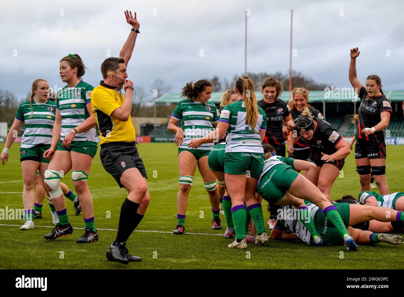 Poppy Cleall of Saracens Women scores Saracens Women try in the first ...