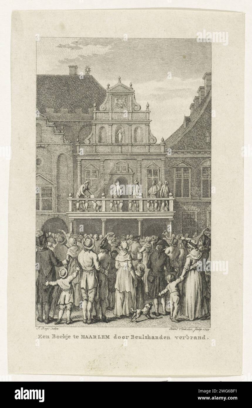 Combustion of a pamphlet in Haarlem, 1790, Reinier Vinkeles (I), after Jacobus Buys, 1799 print Public combustion of a famous pamphlet through the executioner on a scaffold in front of the town hall in Haarlem, March 23, 1790. print maker: Amsterdamafter drawing by: Northern Netherlands paper etching / engraving execution in effigy. (revolutionary action with the help of) libels, broadsides, cartoons, etc.. townhall Town hall Stock Photo
