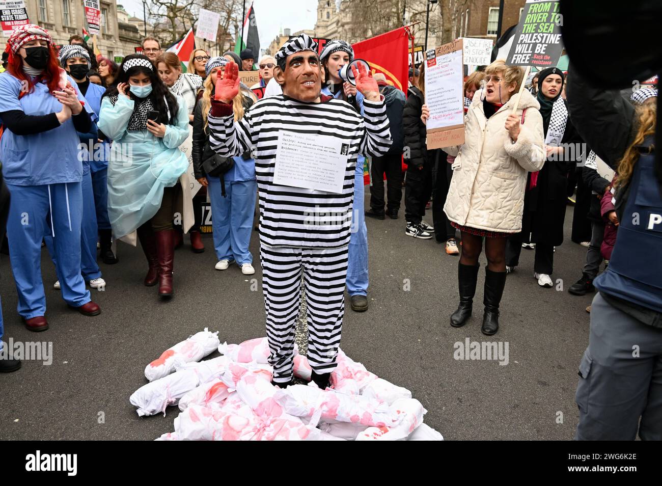 London, UK .Thousands of protesters, including a Rishi Sunak look- a- like, demonstrated in Whitehall demanding Freedom for Palestine. Credit: michael melia/Alamy Live News Stock Photo