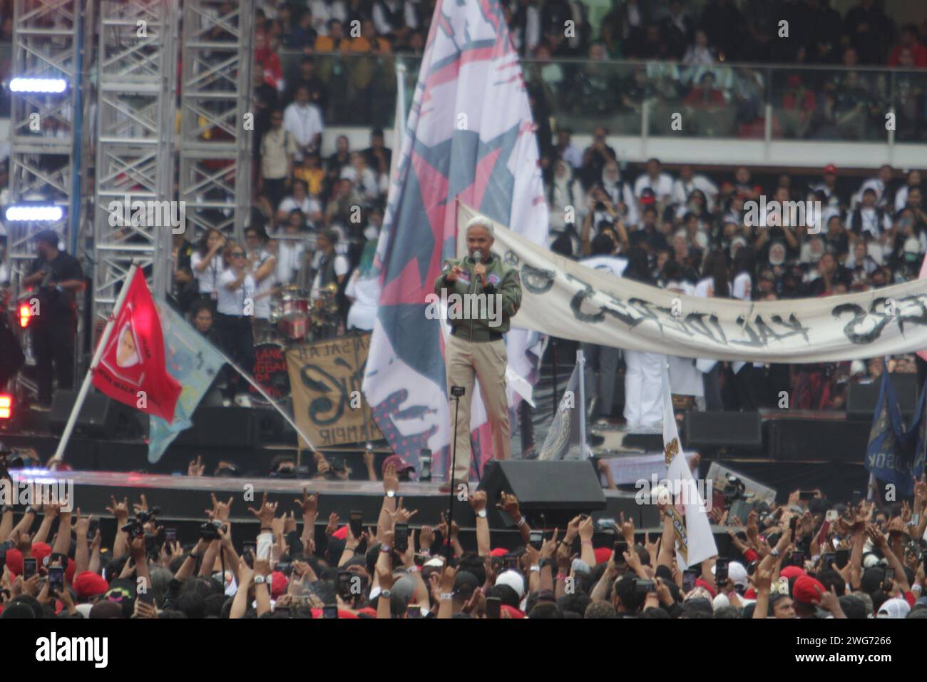 Jakarta, South Jakarta, Indonesia. 3rd Feb, 2024. The People's Celebration of the Sat-Set presidential candidate and vice presidential candidate Ganjar - Mahfud or the big campaign which took place at Gelora Bung Karno, Jakarta. This campaign took the form of a music concert performed by singers, and the singer group SLANK with the theme of the Metal Greeting concert, number 3 won the total. This campaign was also attended by the chairman of the democratic struggle party Megawati Soekarnoputri, and also a coalition of supporting parties. (Credit Image: © Denny Pohan/ZUMA Press Wire) EDITORI Stock Photo
