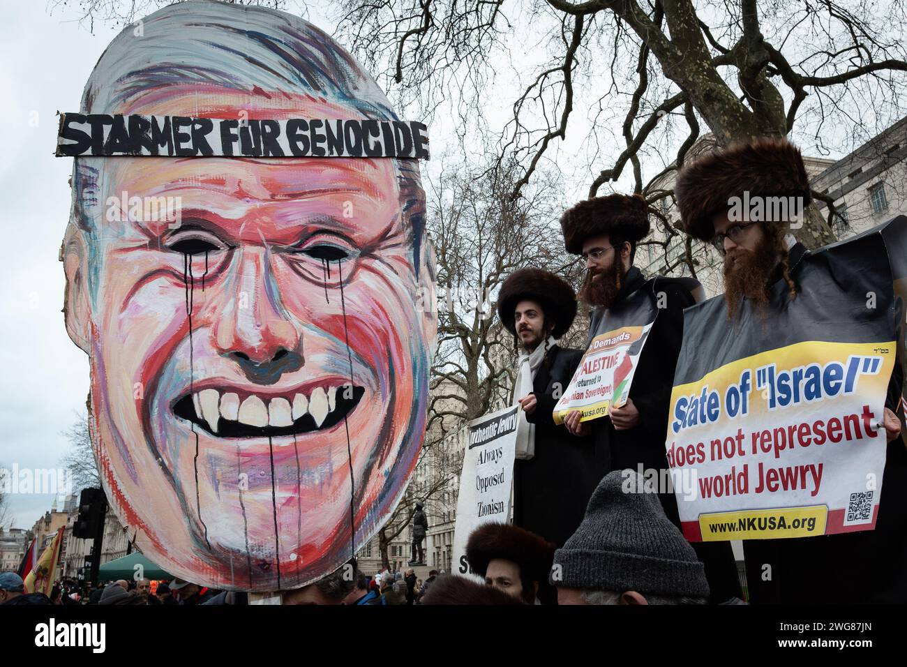 London, UK. 3 February, 2024. A mask depicting Labour party leader Sir ...