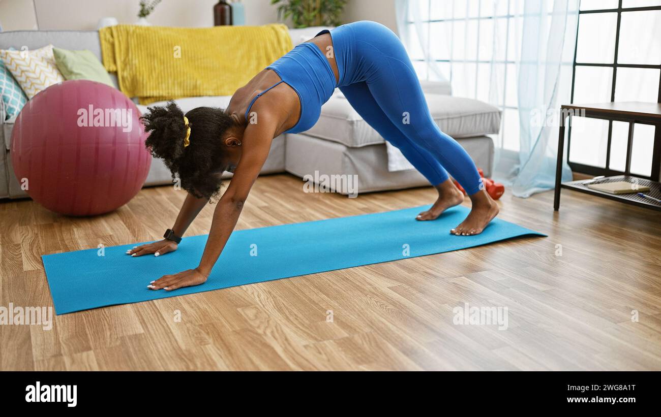 African american woman training abs hi-res stock photography and images ...