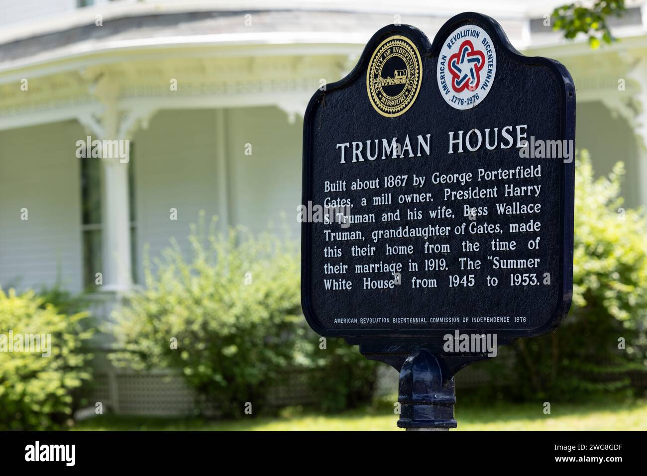 Independence, Missouri, USA - June 16, 2023: Afternoon sunlight shines on the sign and historic home of President Truman. Stock Photo