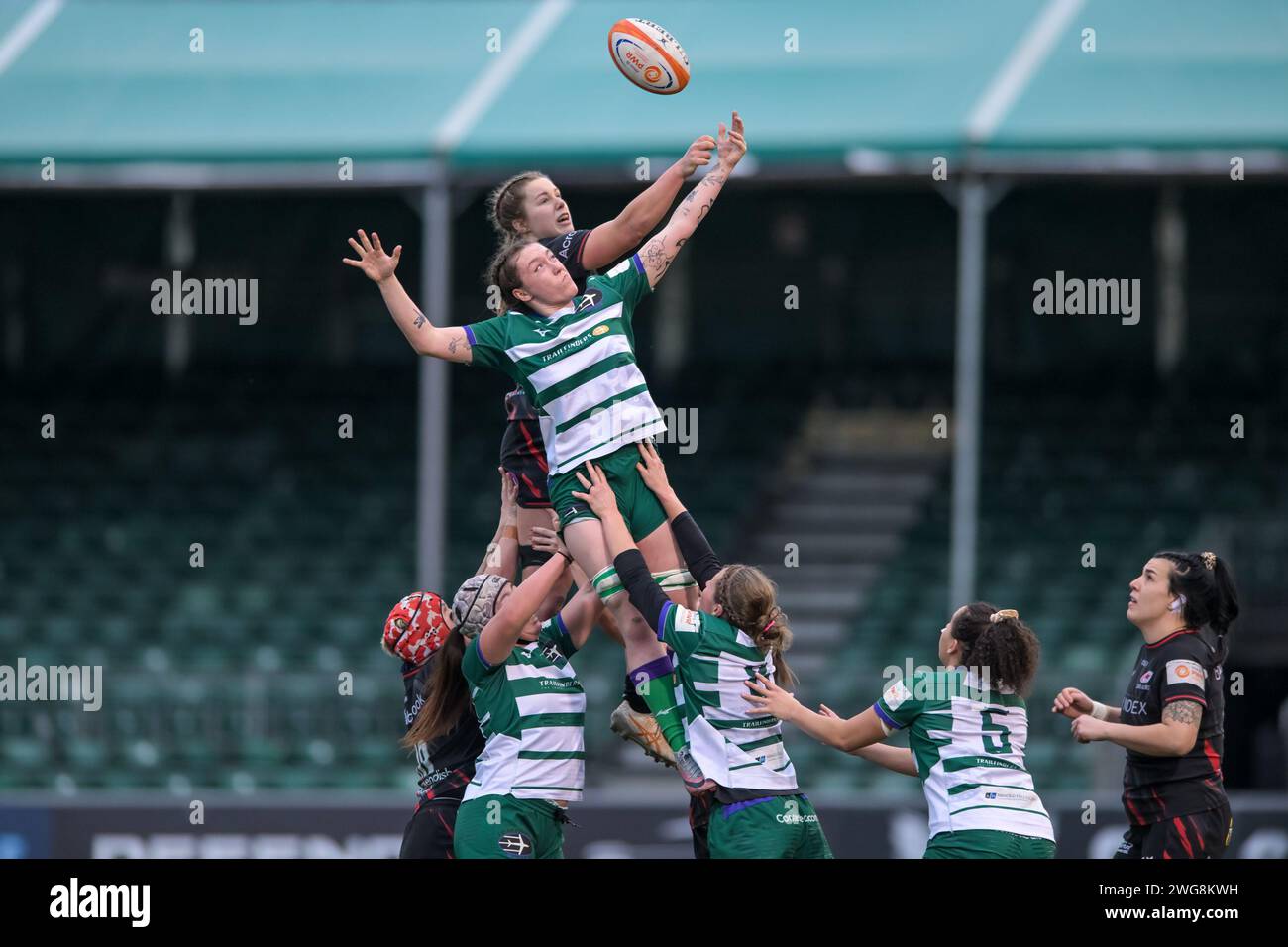 Sophie De Goede of Saracens Women and Megan Barwick of Trailfinders