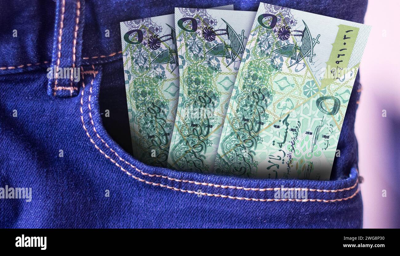 Qatari banknotes hi-res stock photography and images - Alamy