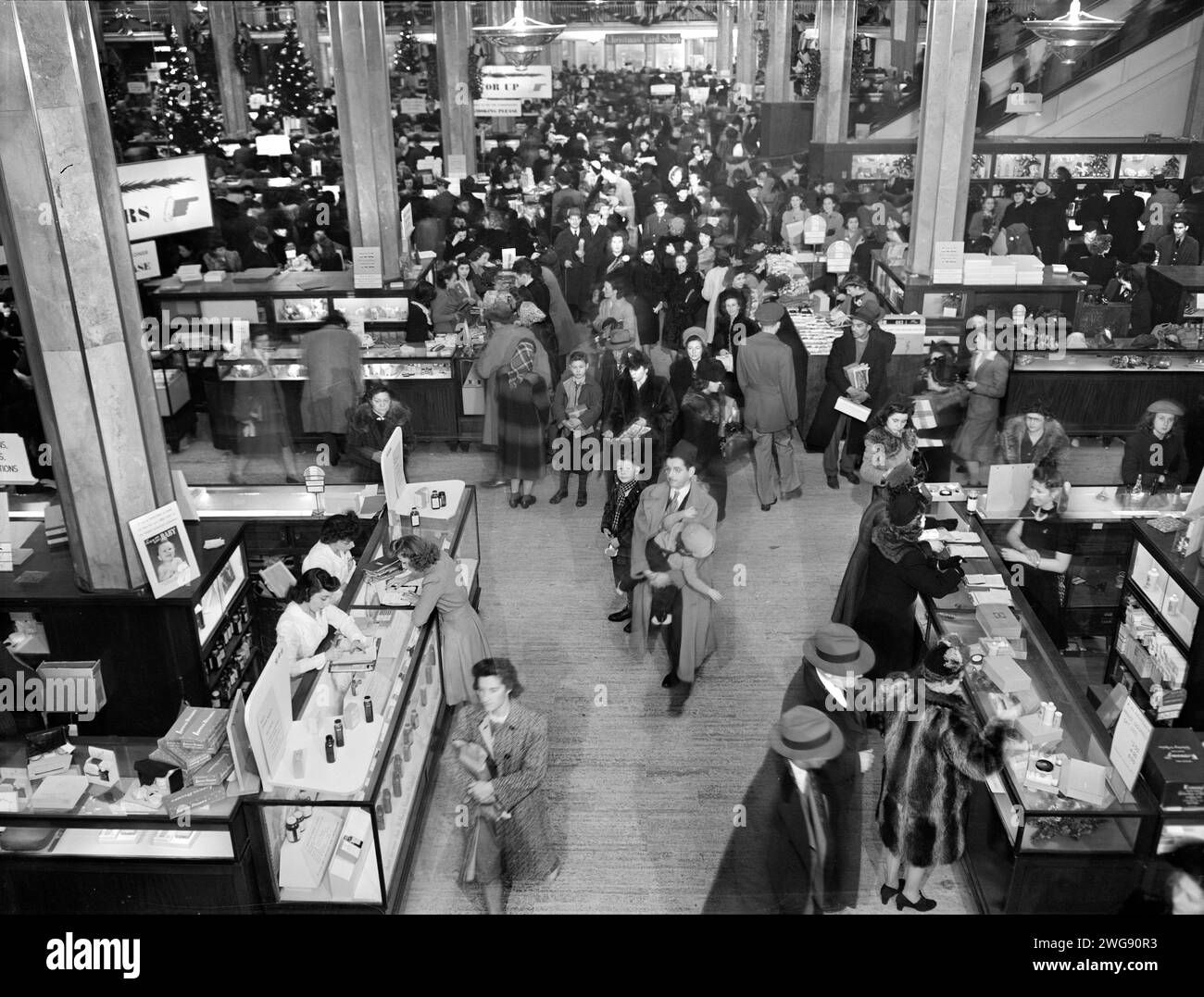High angle view of customers in R.H. Macy department store week before Christmas, New York City, New York, USA, Marjory Collins, U.S. Office of War Information, December 1942 Stock Photo