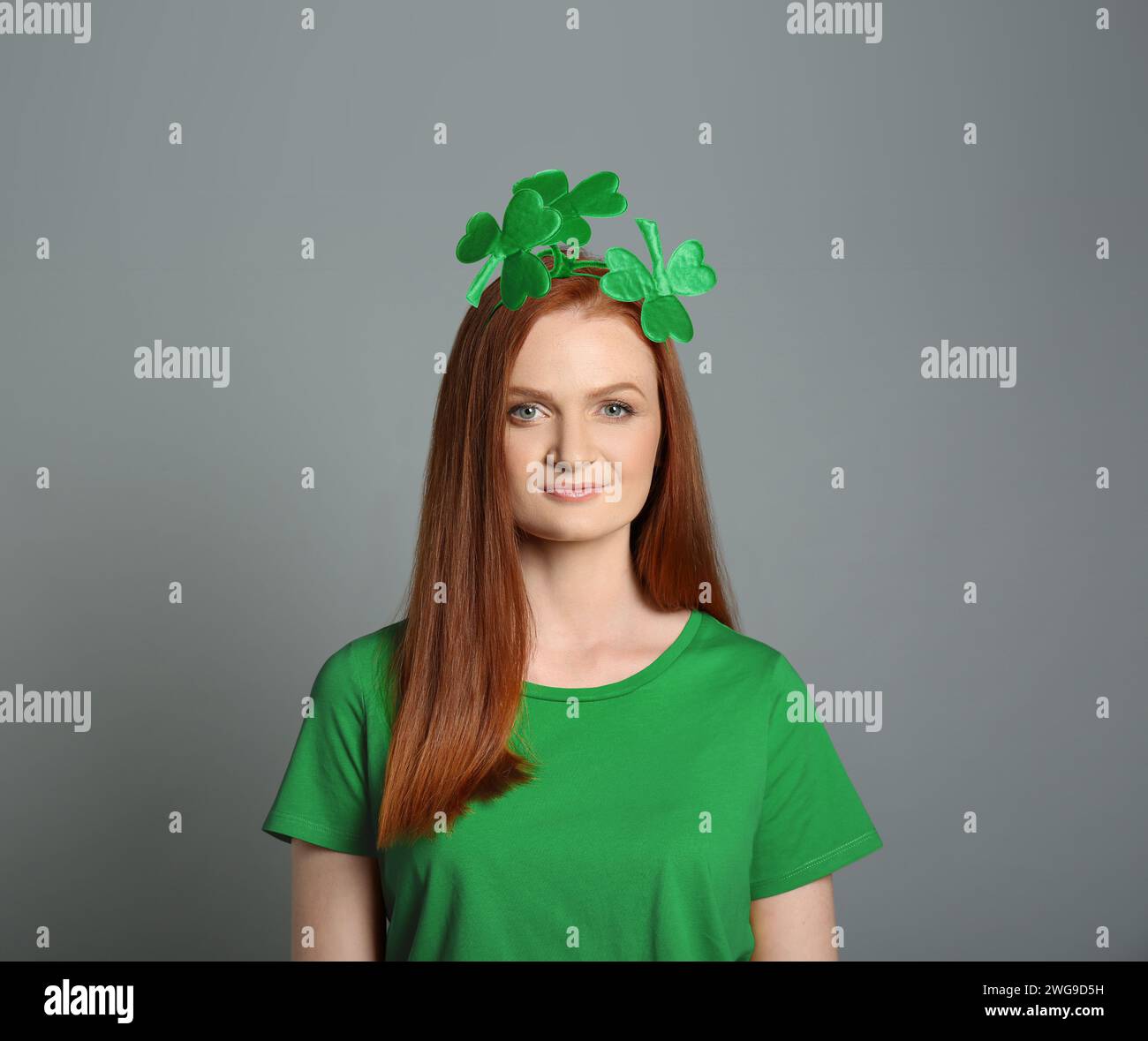 Beautiful red hair irish woman hi-res stock photography and images - Alamy