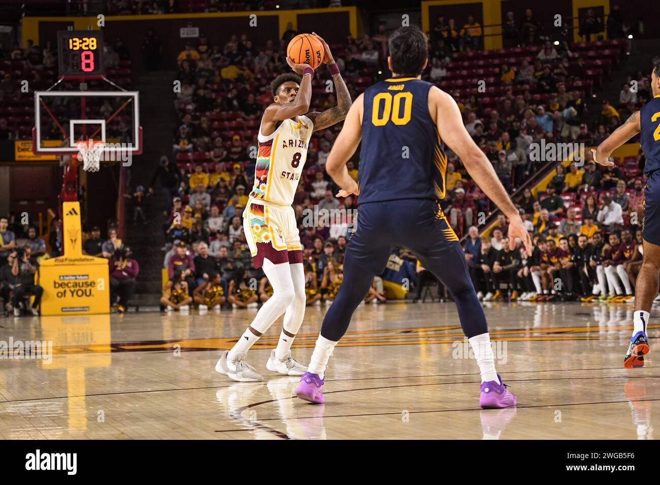 Arizona State Sun Devils forward Alonzo Gaffney (8) attempts a shot in the first half of the NCAA basketball game against the California Golden Bears Stock Photo