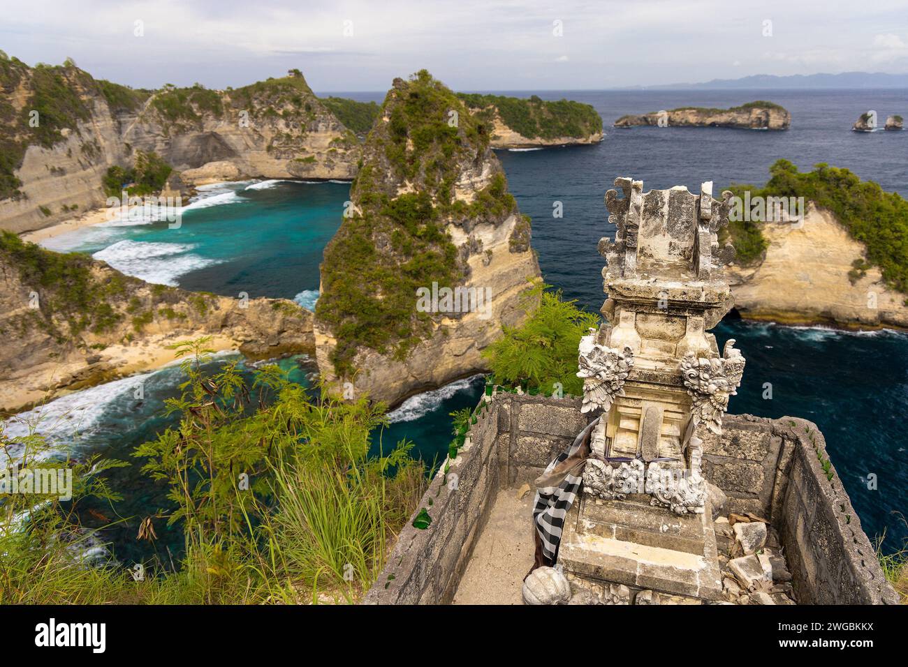 Thousand Island Viewpoint on Nusa Penida (Pulau Seribu Stock Photo - Alamy