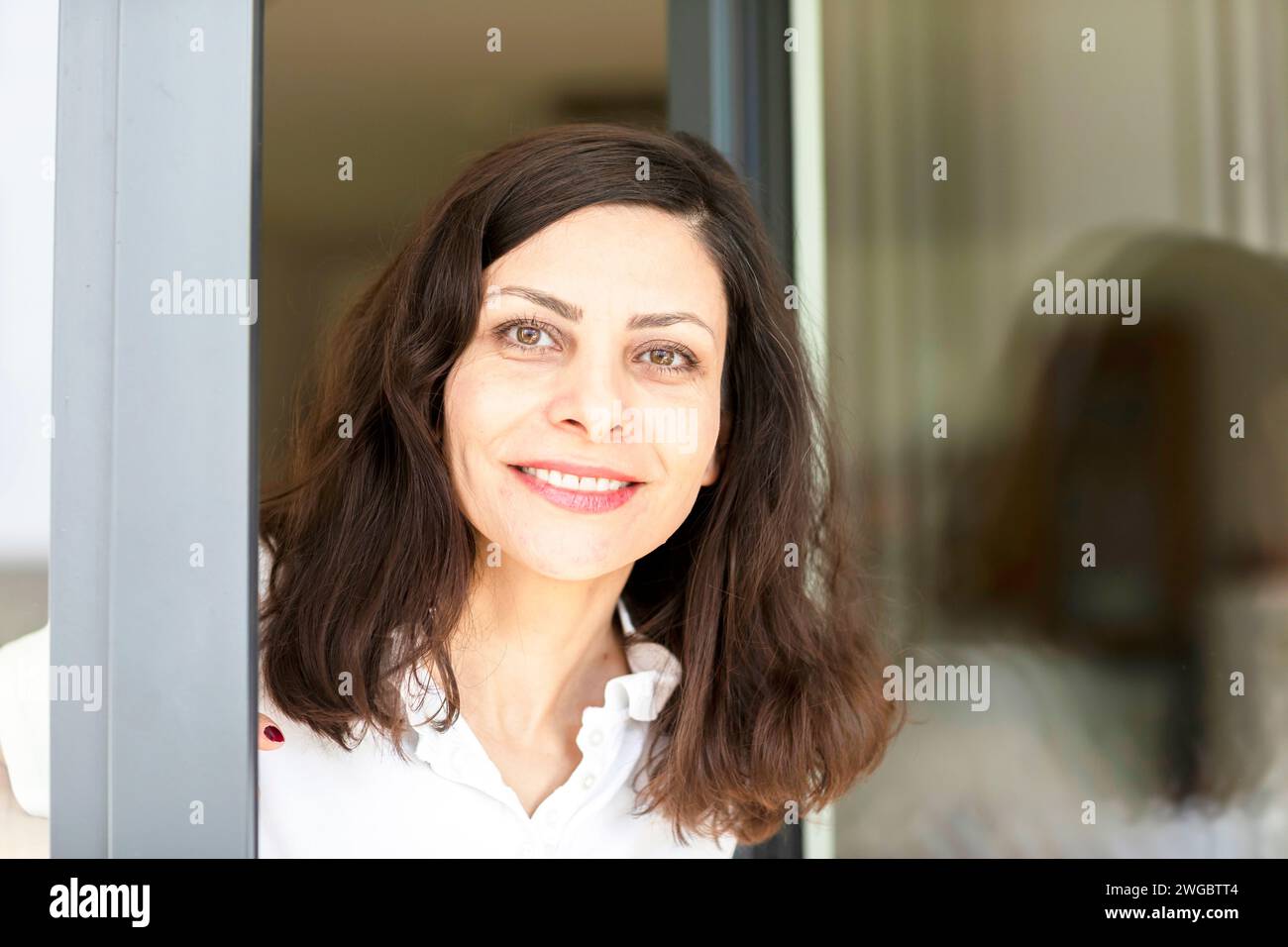 View Out Open Door Hi Res Stock Photography And Images Alamy