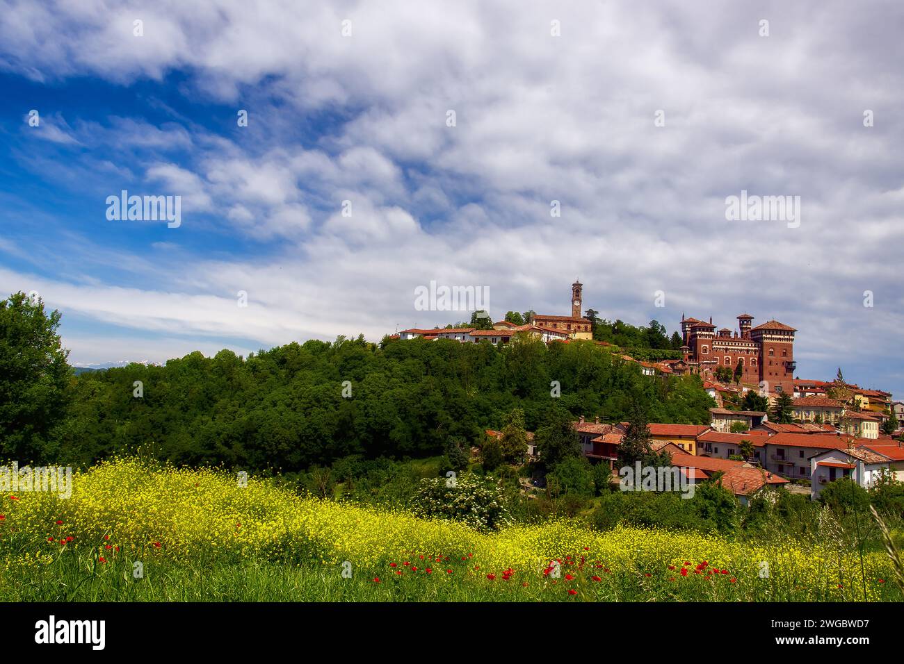 Fields in front of a Hilltop village, Cereseto Monferrato, Alessandria, Piedmont, Italy Stock Photo