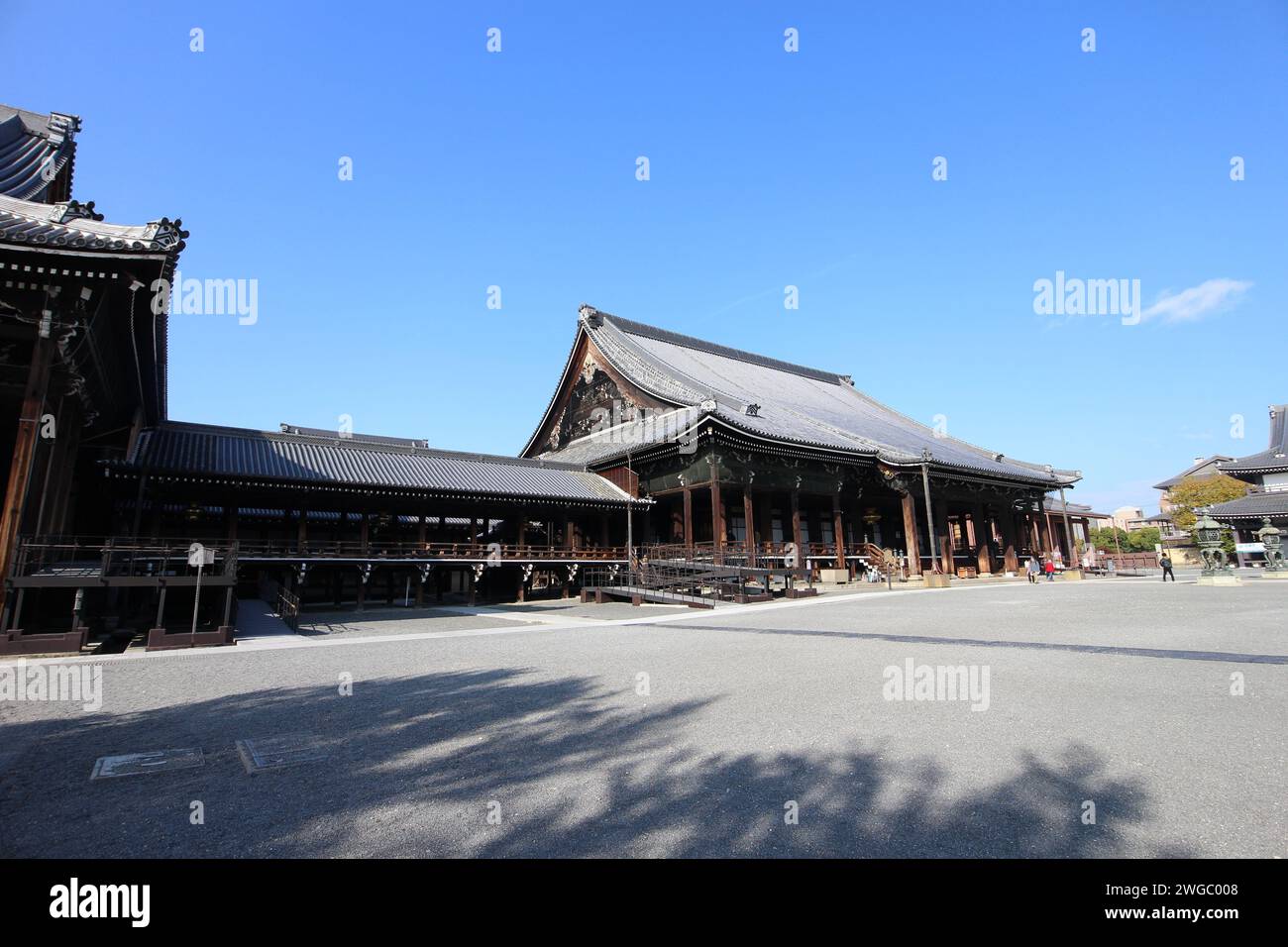 Amidado Hall and roofed corridor in Nishi Hongwanji Temple, Kyoto, Japan Stock Photo