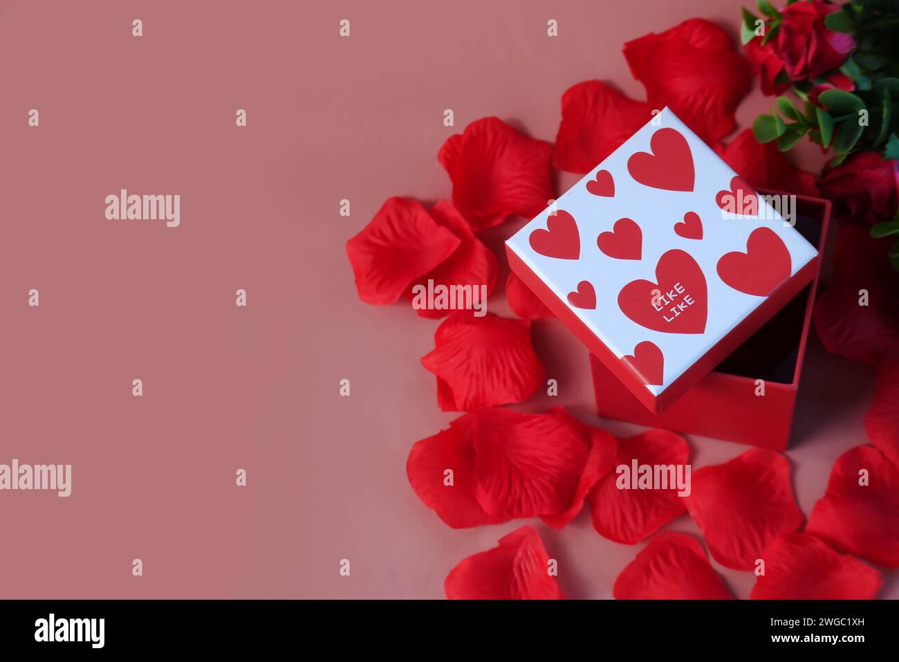 Valentine's day gift box. Happy valentines day banner design with ...