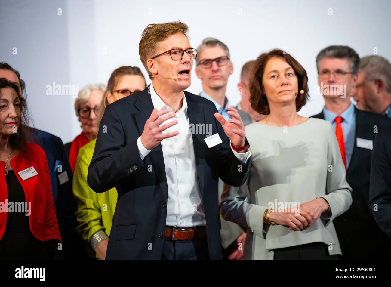 Hamburg, Germany. 04th Feb, 2024. Dirk Kienscherf (SPD, center l), leader of the SPD parliamentary group in the Hamburg City Parliament, speaks at the beginning of the event alongside Katarina Barley (SPD, center r), SPD lead candidate for the European elections. The SPD parliamentary group in the Hamburg Parliament hosts its traditional New Year's reception in the Festsaal of the Town Hall. Credit: Jonas Walzberg/dpa/Alamy Live News Stock Photo