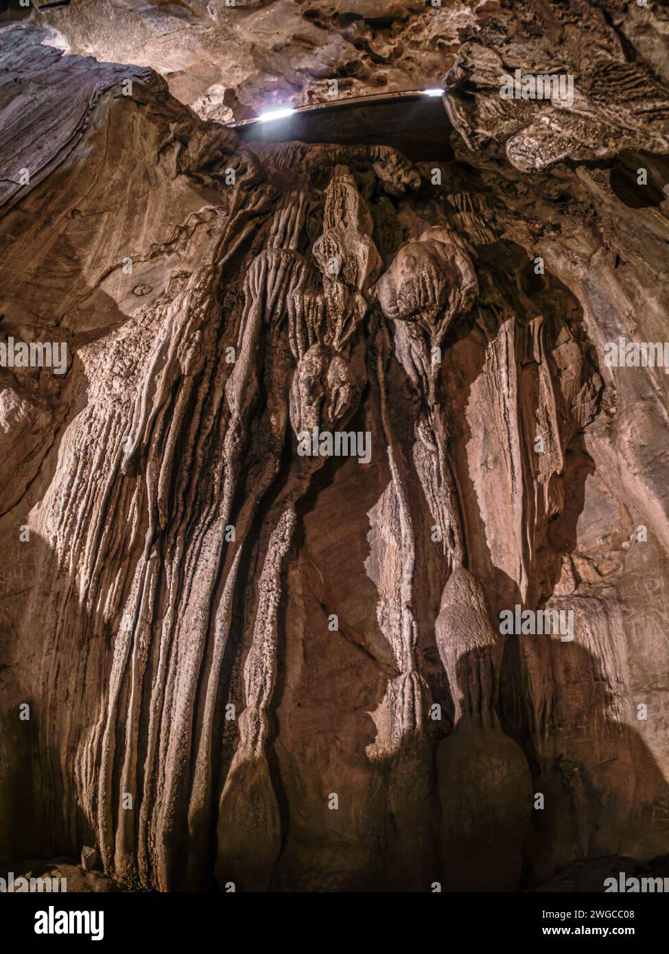 Las Güixas Cave, Villanúa, Pyrenees, Huesca, Aragon, Spain. Cave that can be visited in Villanua Stock Photo