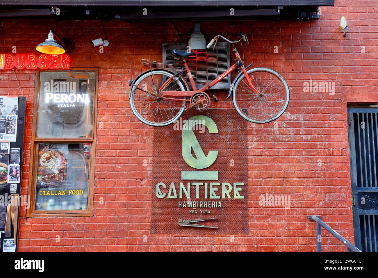 Cantiere Hambirreria, 41 Kenmare St, New York, NYC storefront photo of an Italian hamburger restaurant in Manhattan's Nolita neighborhood. Stock Photo