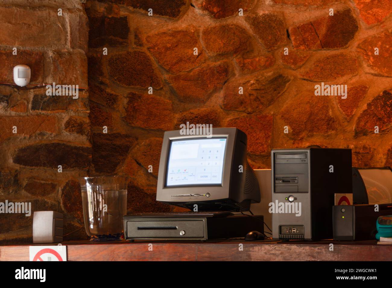 old point of sale desktop computer with a CRT monitor in a restaurant Stock Photo