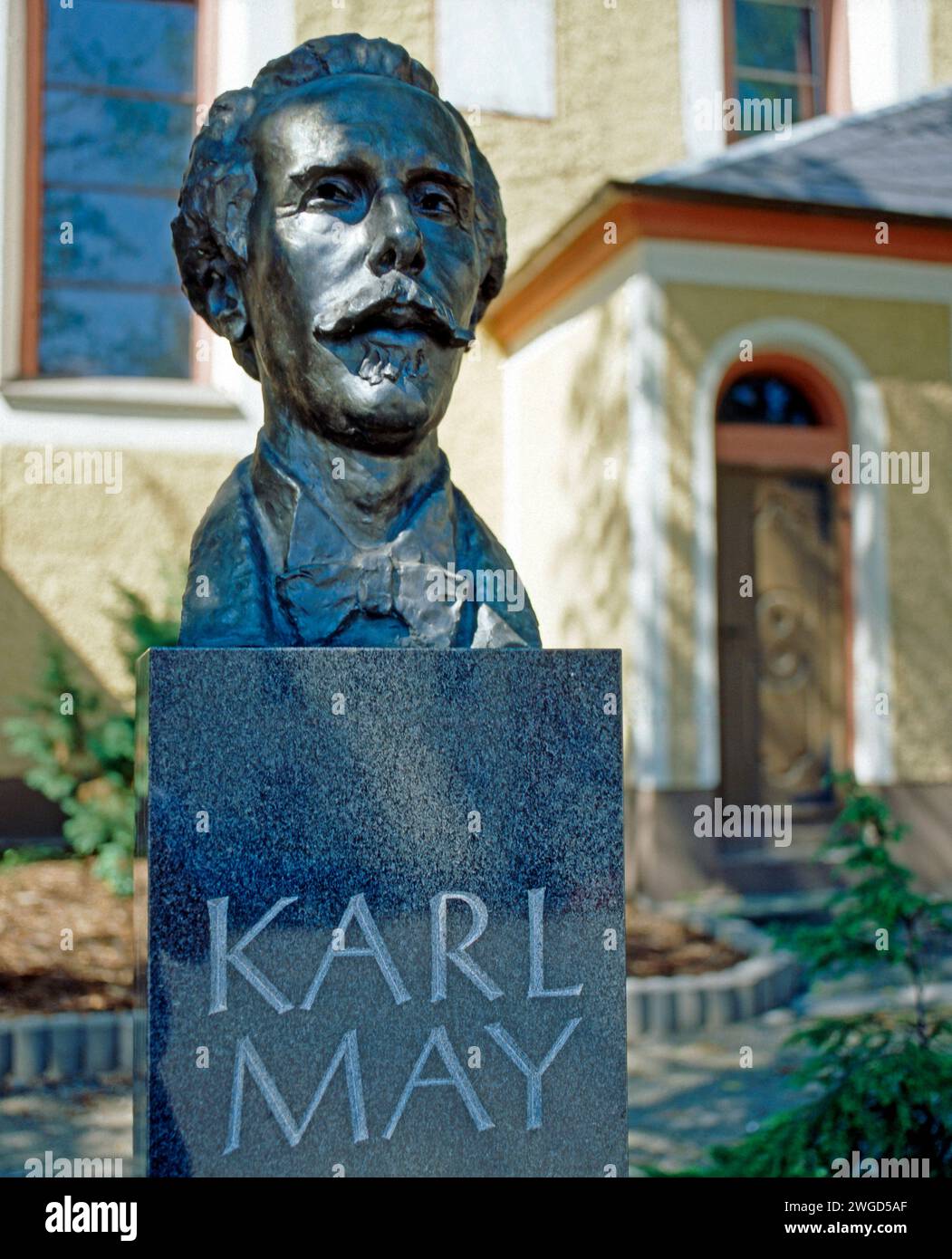Bueste von Karl May in seiner saechsischen Geburtsstadt Hohenstein-Ernstthal im Erzgebirge KarlMay-Bueste *** Bueste by Karl May in his Saxon birthplace Hohenstein Ernstthal in the Ore Mountains KarlMay Bueste Stock Photo