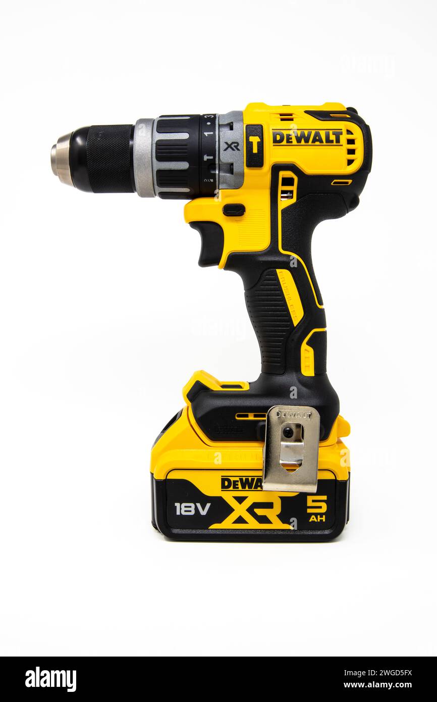 Dewalt brushless cordless combi drill deals