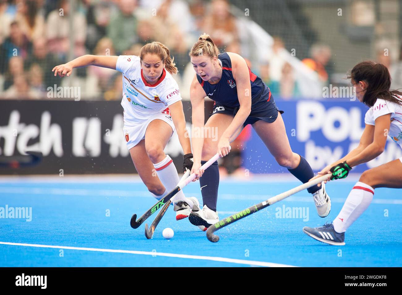 Patricia Alvarez Nardiz from Spain Team (L) in action during the FIH