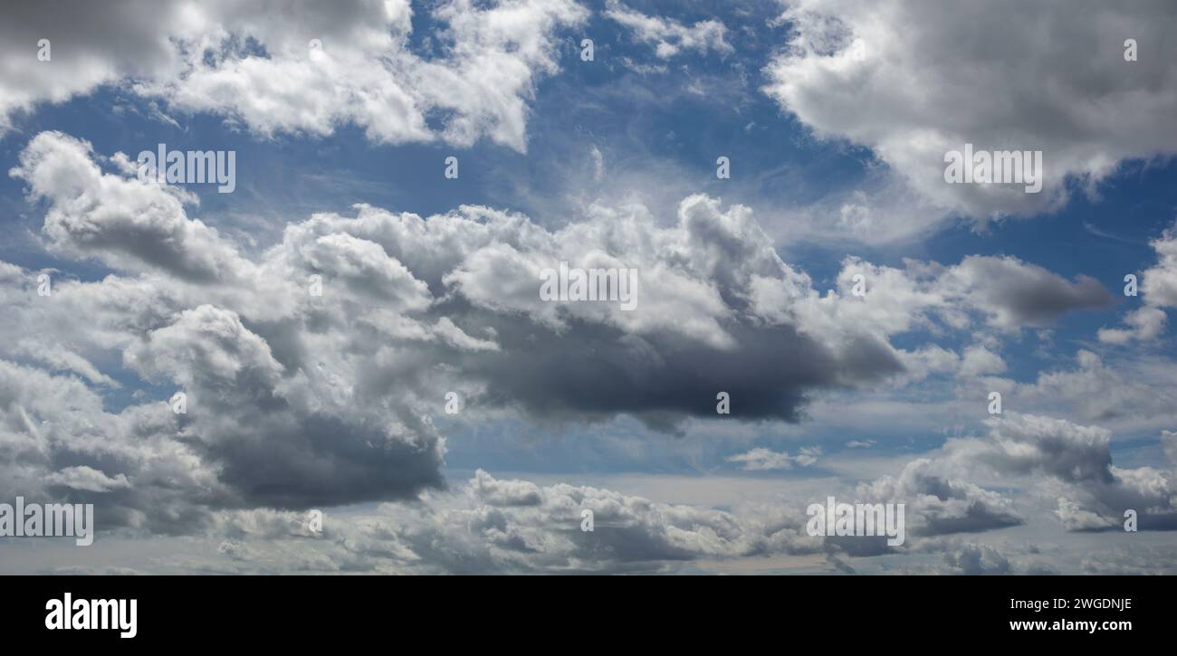 Cumulus humilis white fluffy clouds hi-res stock photography and images ...