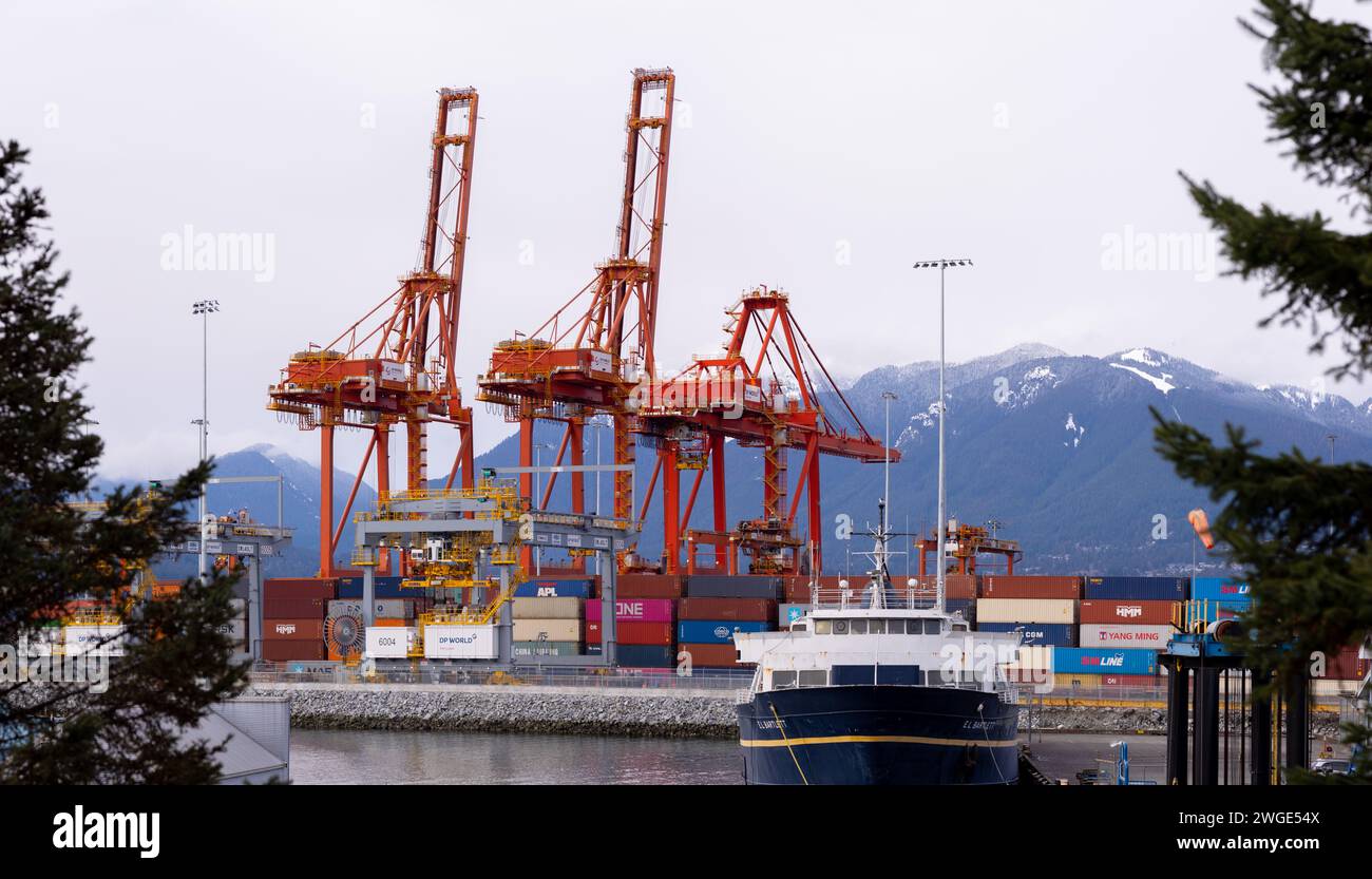 VANCOUVER, BC, CANADA MAR 15, 2023 Cargo terminal loading shipping