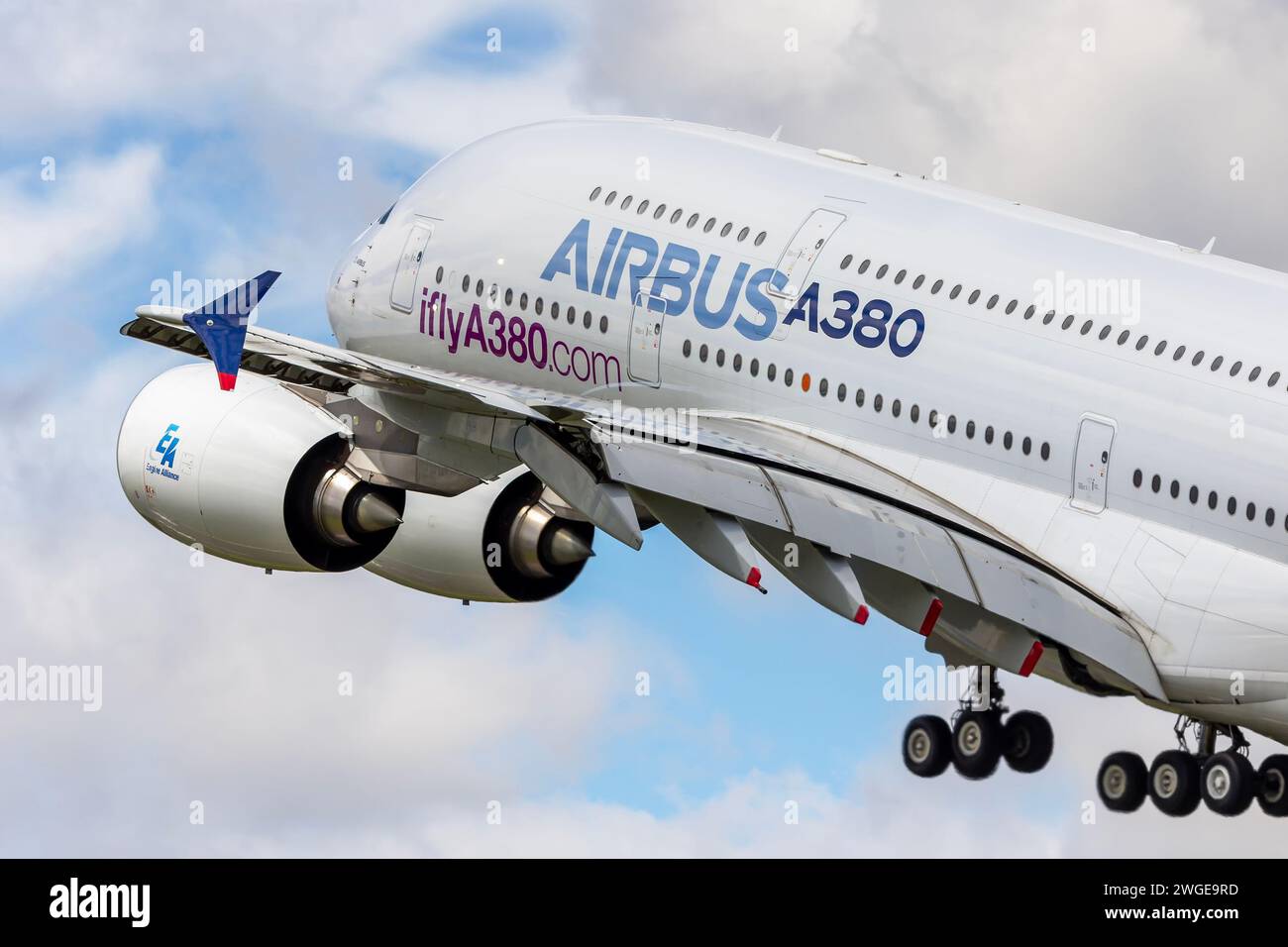 Airbus A380 Demo F-WWDD at Farnborough Stock Photo