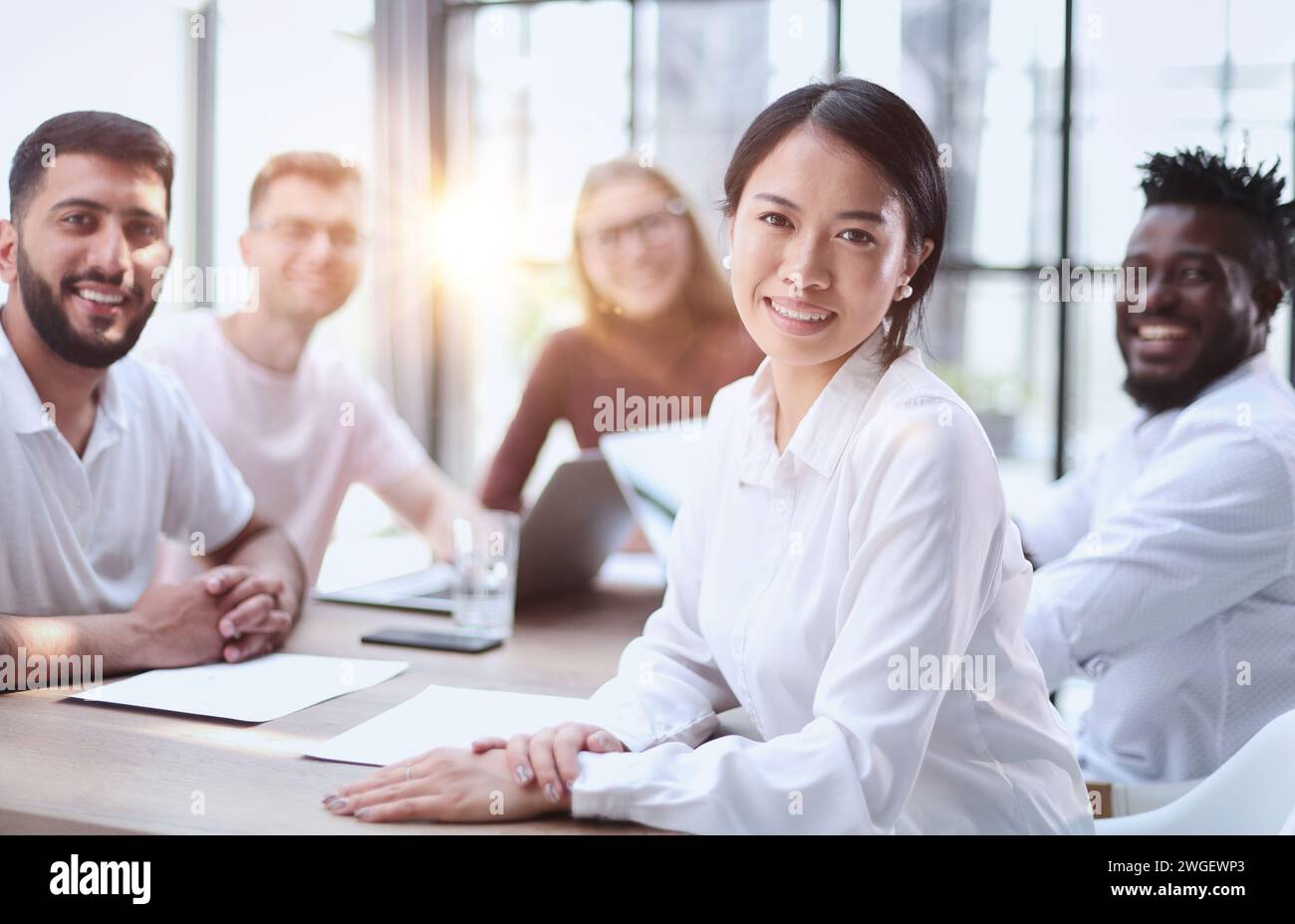 Office older colleagues hi-res stock photography and images - Alamy
