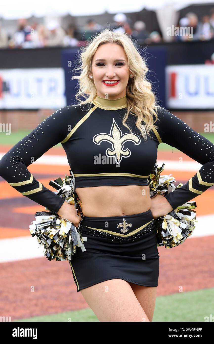 MOBILE, AL FEBRUARY 03 A New Orleans Saints cheerleader performs