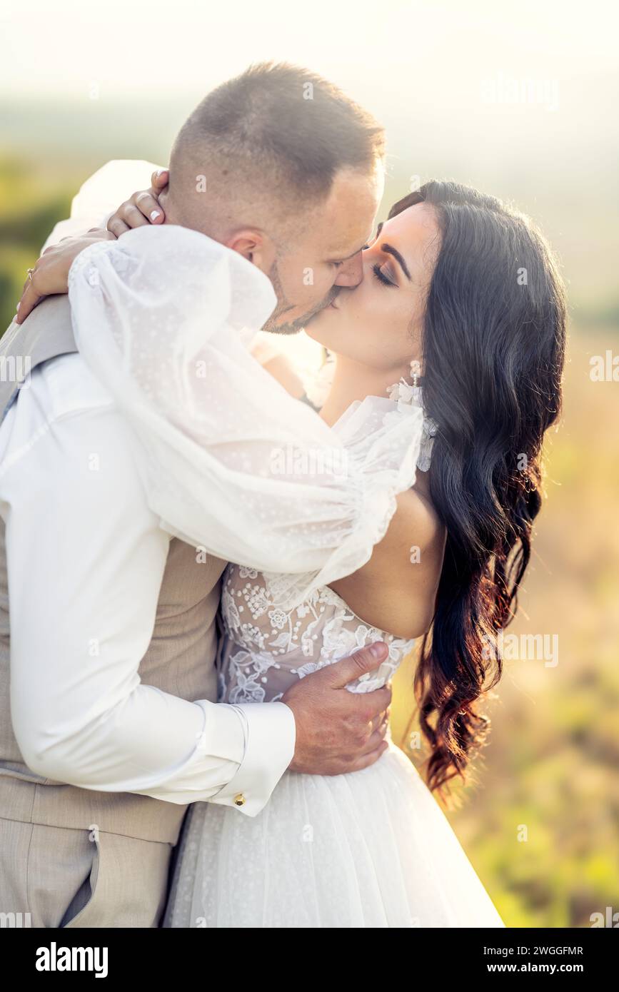 Kiss ceremony hi-res stock photography and images - Alamy