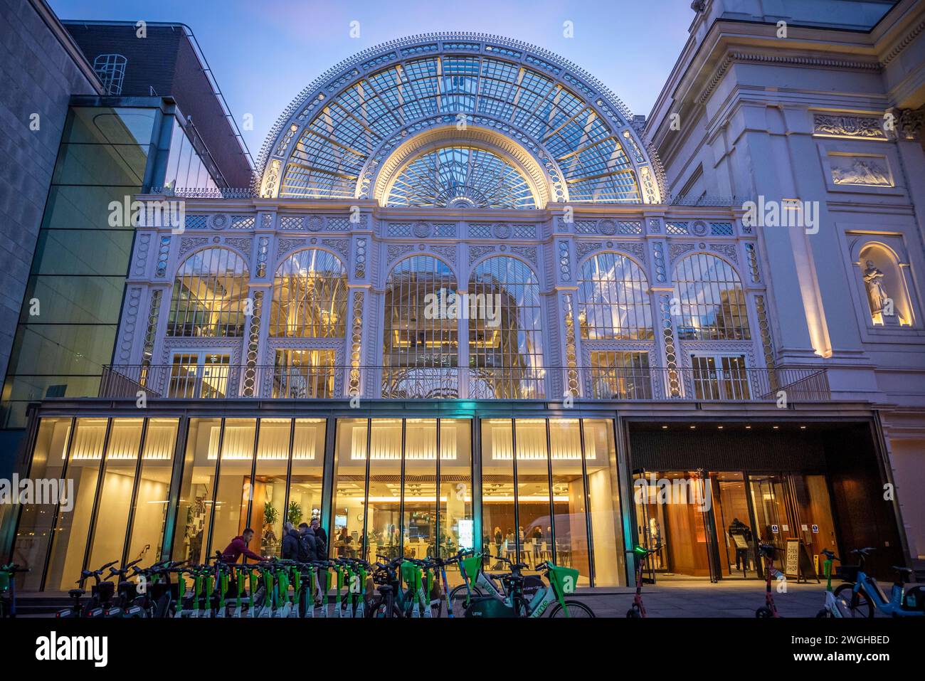 Paul Hamlyn Hall, a glass and metal structure adjacent to the  Royal Opera House serving as reception space with a restaurant and champagne bar, , Lon Stock Photo