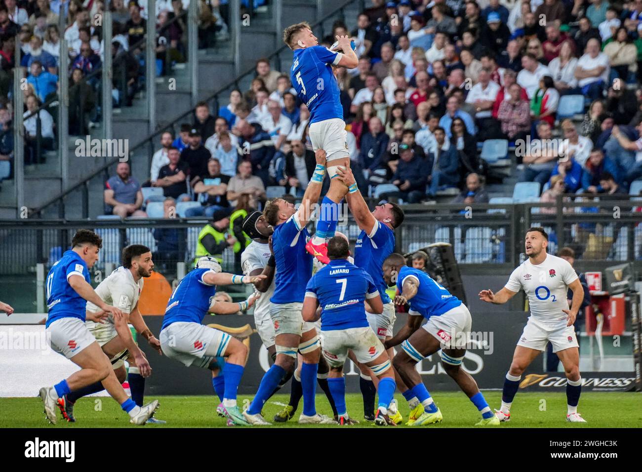 Ruzza Roma Rome, Italy. 03rd Feb, 2024. Federico Ruzza of Italy rises to claim the ...