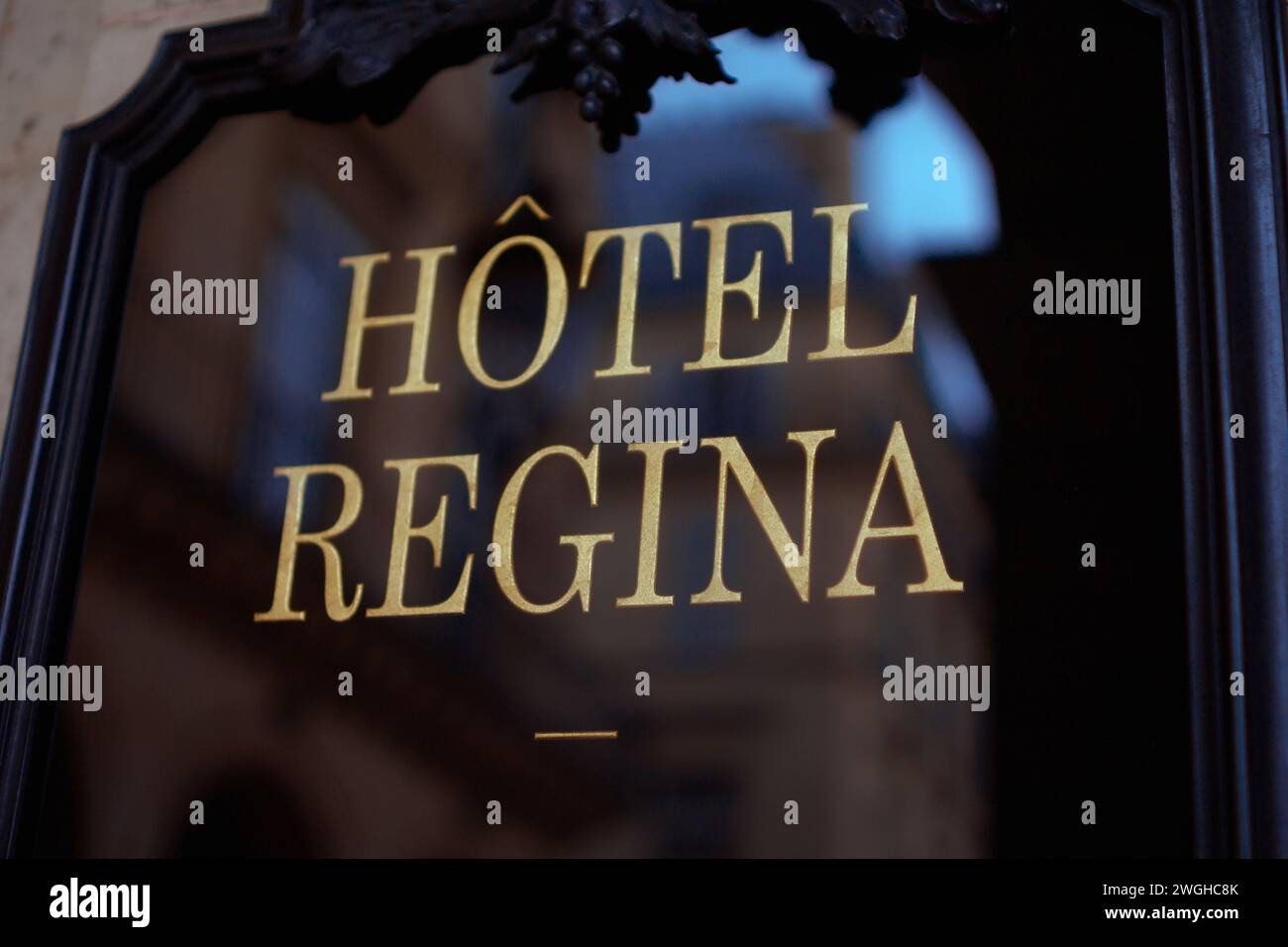 Golden lettering hotel hi-res stock photography and images - Alamy