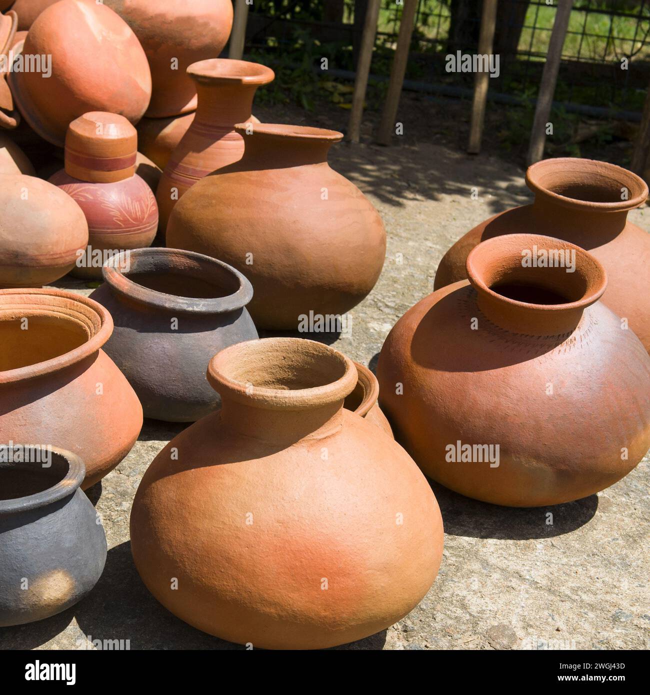 Clay pots at a street market. Sri Lanka Stock Photo Alamy