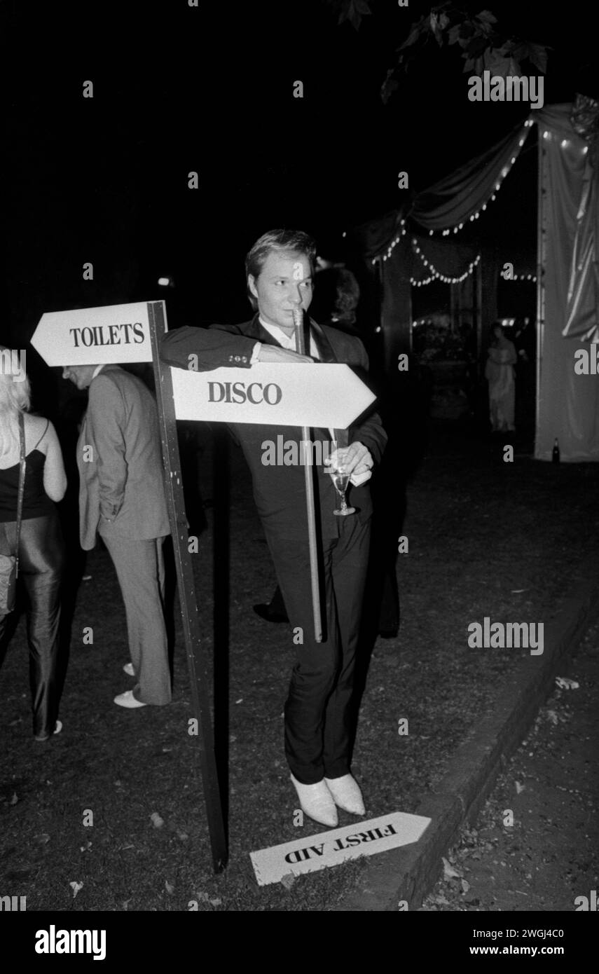 Anthony Hickox portrait ( Tony Hickox 1959-2023 ) as a young man and London club promoter, He went onto be a Hollywood actor and film producer. London 1981.1980s UK HOMER SYKES Stock Photo