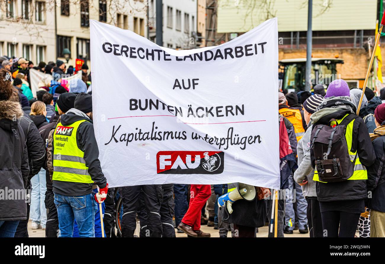 Arbeiterinnen und arbeiter hires stock photography and images Alamy