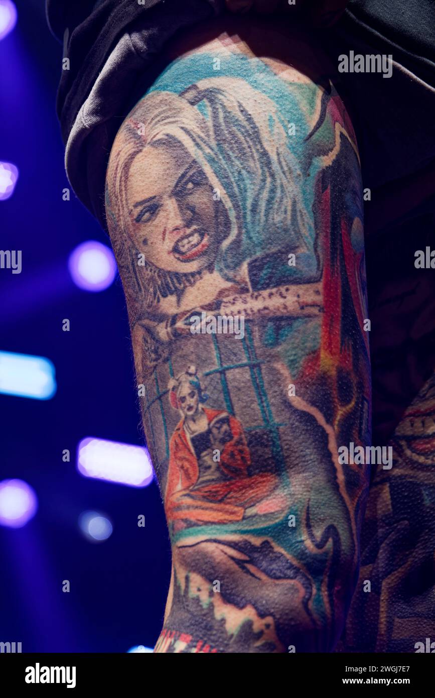 Tattoo la hi-res stock photography and images - Page 6 - Alamy, image size:867x1390