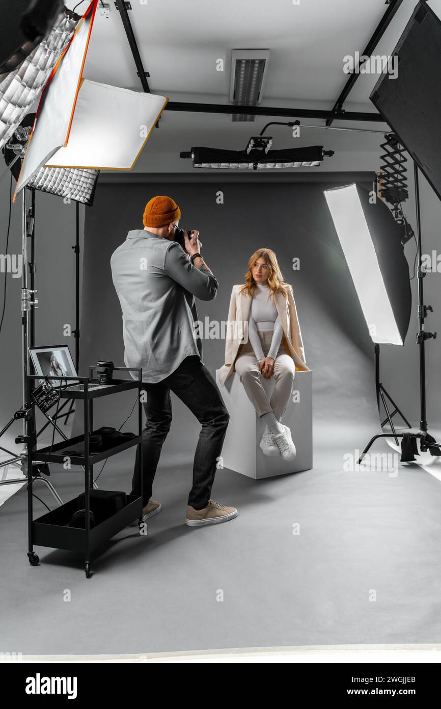 Young model photoshoot hi-res stock photography and images - Alamy