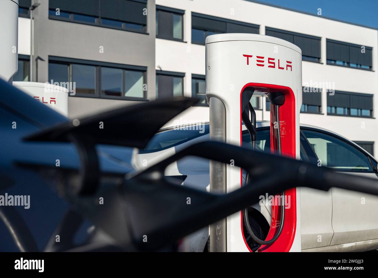 Tesla SuperchargerLadestation in Aktion 05.02.2024, Limburg