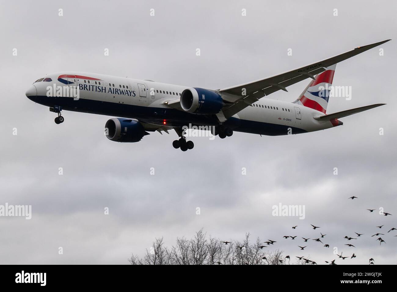 Hounslow, UK. 5th February, 2024. A British Airways Boeing 7879
