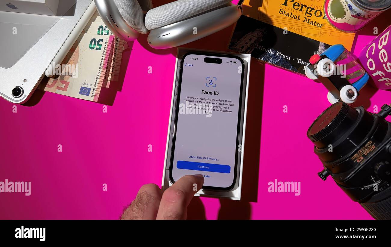 Adding to iphone hi-res stock photography and images - Alamy