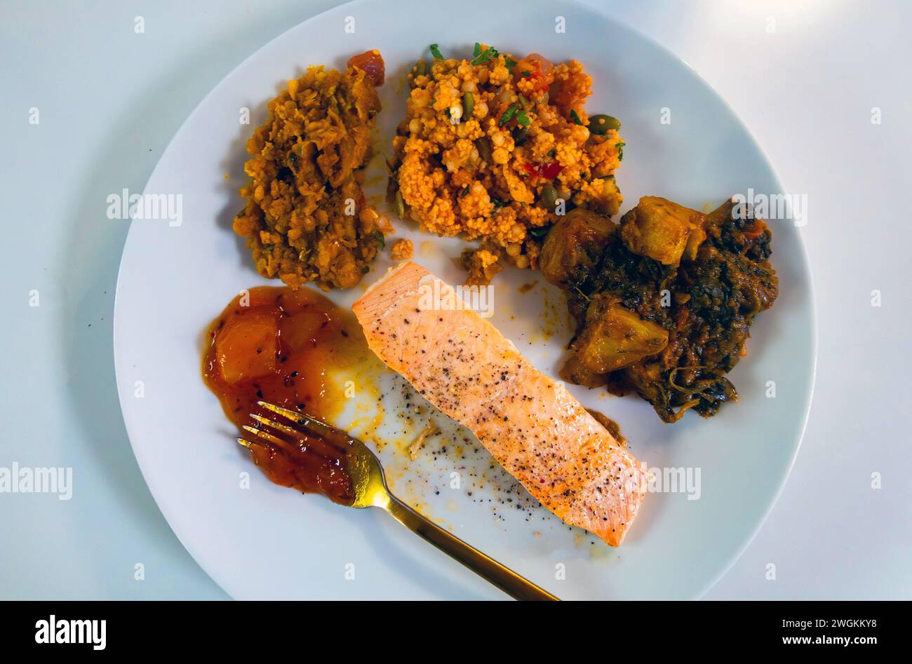 Grilled salmon with vegetables Stock Photo - Alamy