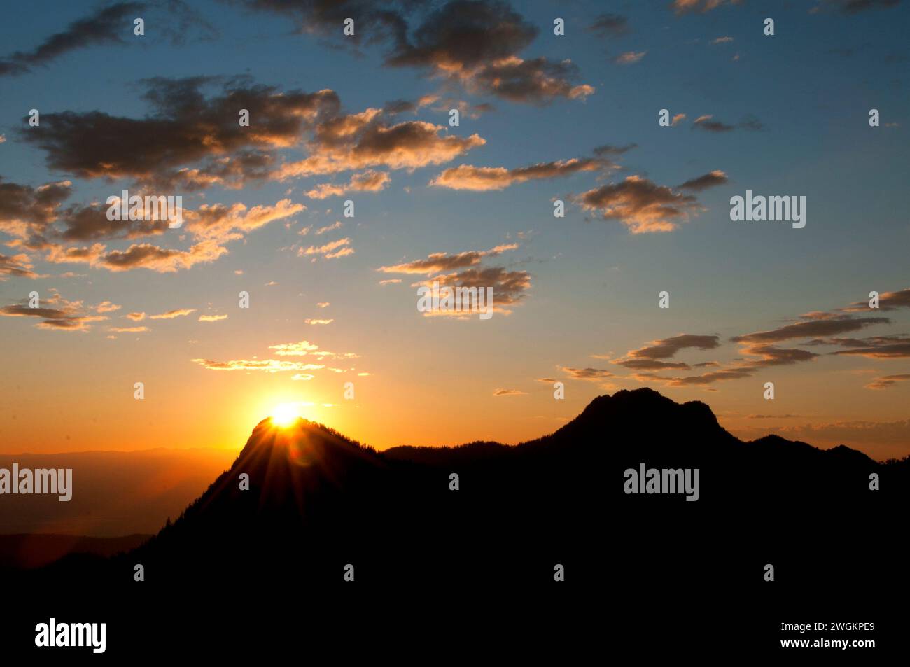 Sunrise over Gunsight Mountain on The Lakes Lookout Trail, Elkhorn